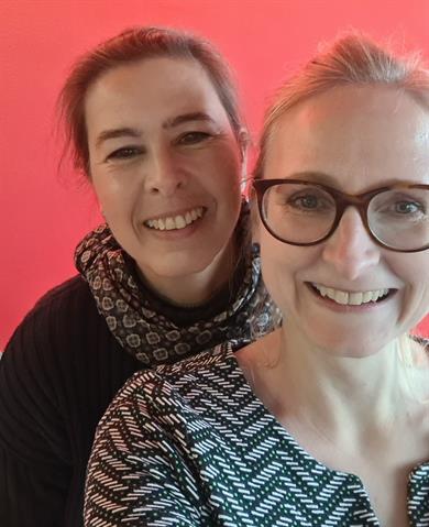 Alumna Nicole Susca und Raffaela Kalmbach, Alumni-Management HSD.